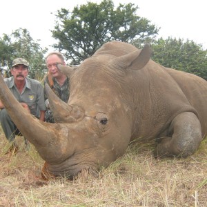 Hunting White Rhino - Vladimir  Kozlov