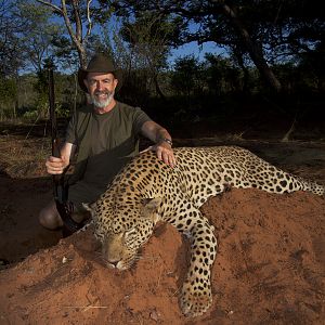 Leopard Hunt Nambia Waterberg Plateau