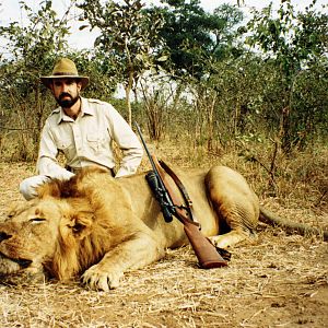 Lion Hunt Zambezi Valley, Zimbabwe