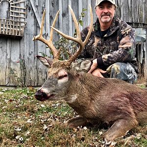 Hunting Great Western Kentucky Whitetail Deer in Kentucky USA