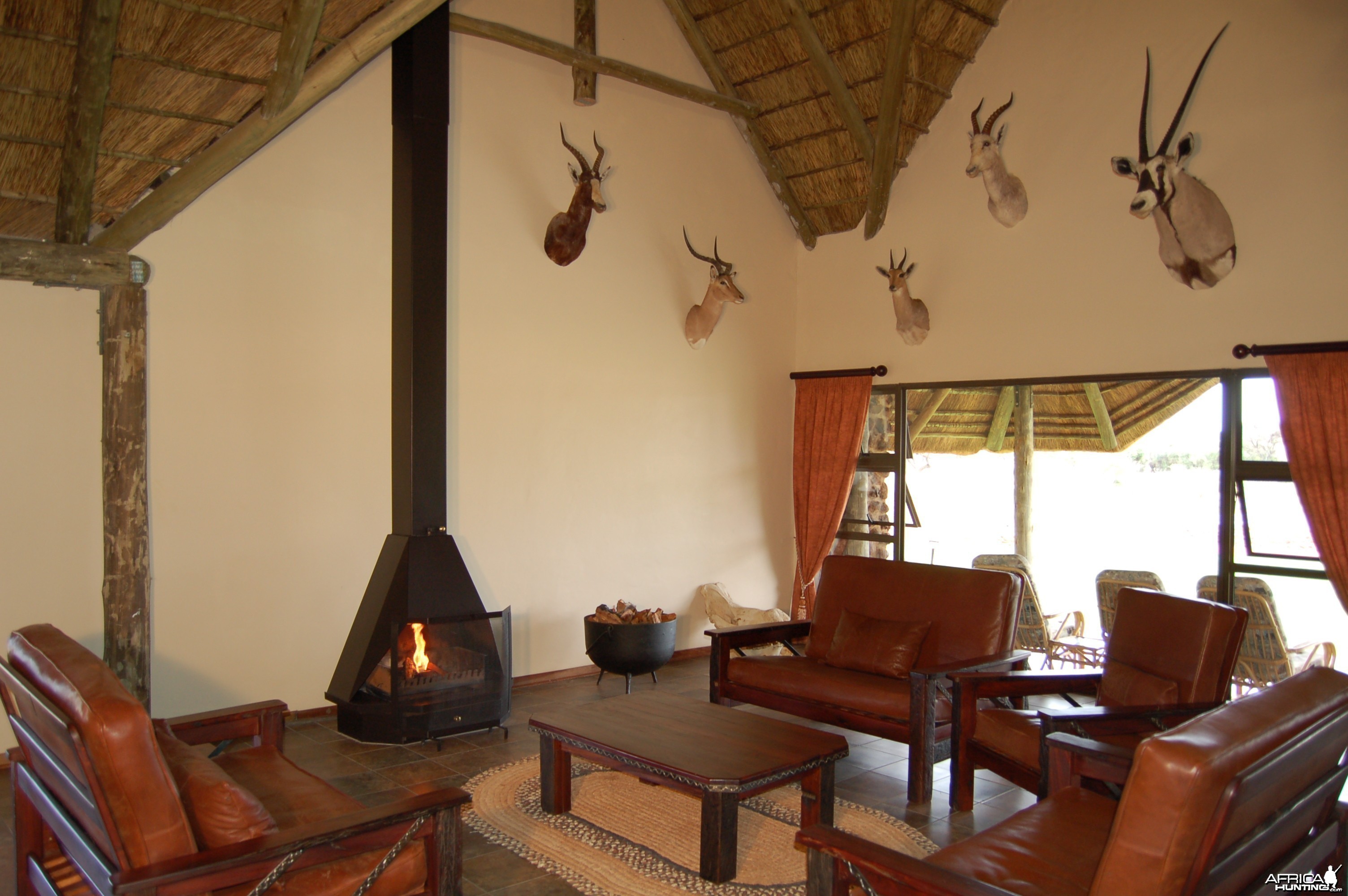 Wag n Bietjie Lodge - Wintershoek Johnny Vivier Safaris in South Africa