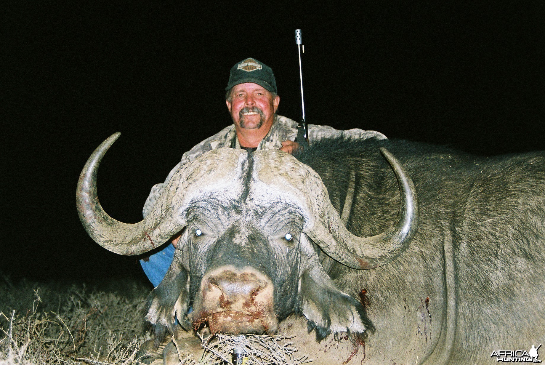 Hunting Buffalo with Wintershoek Johnny Vivier Safaris in SA