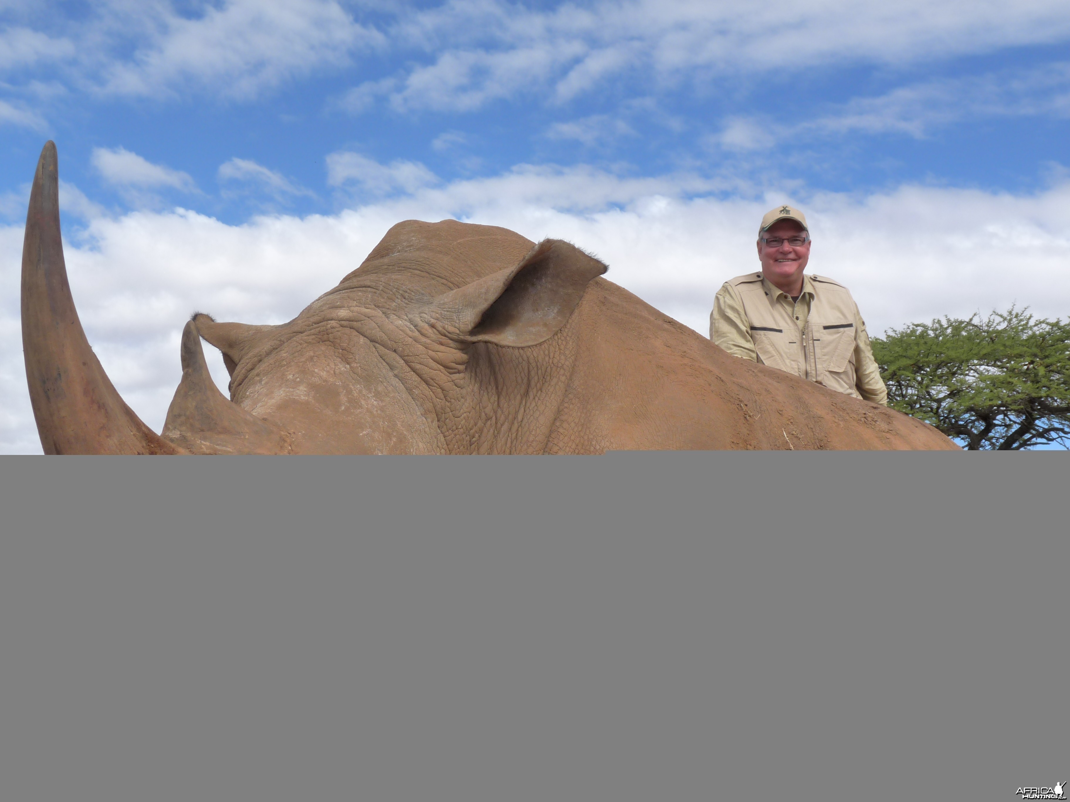 Hunting White Rhino with Wintershoek Johnny Vivier Safaris in SA