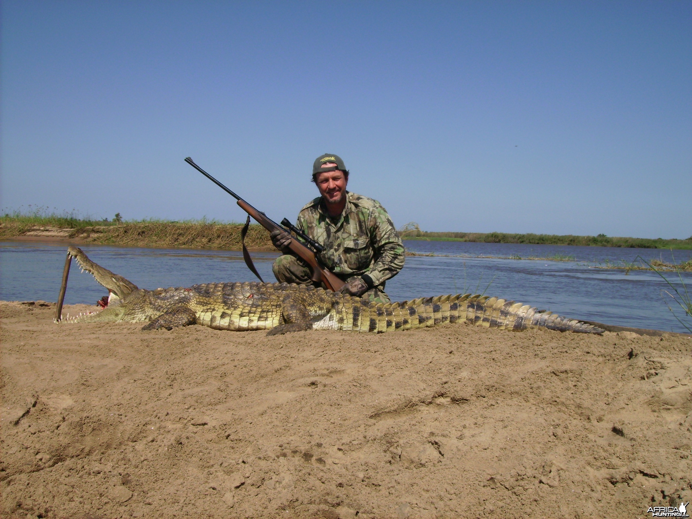 frank berbuir with mozambique croc 2011