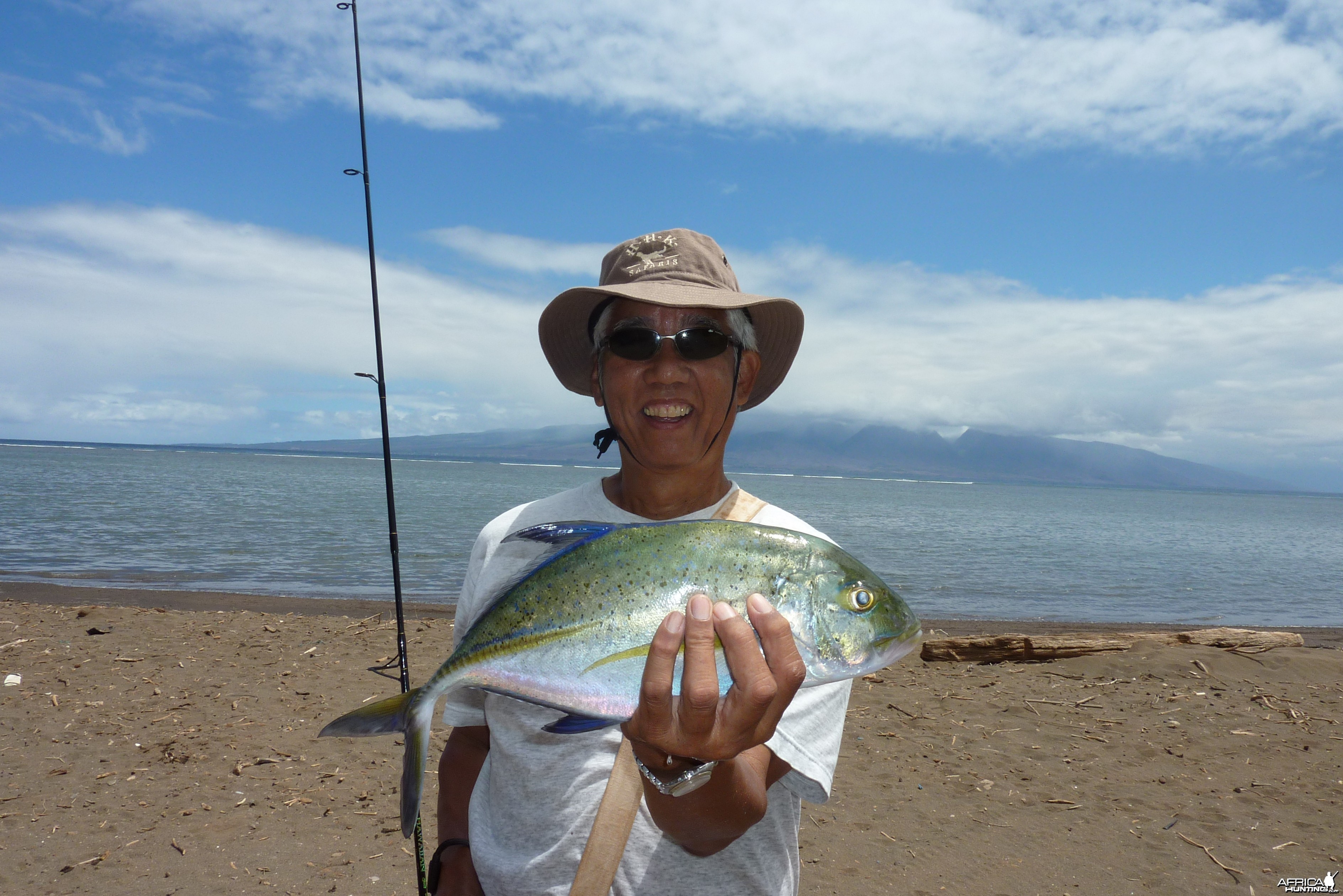 Shoreline fishing in Hawaii