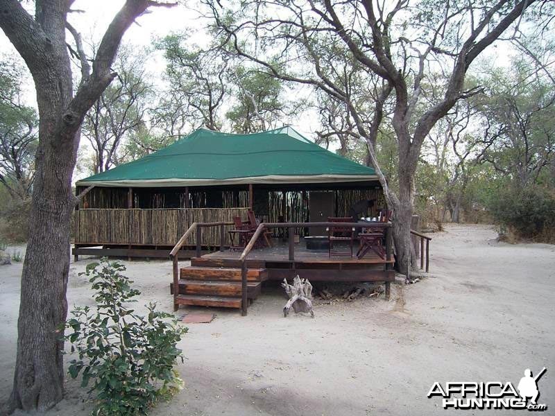 Johan Calitz Safaris Botswana - Sankuyo Camp