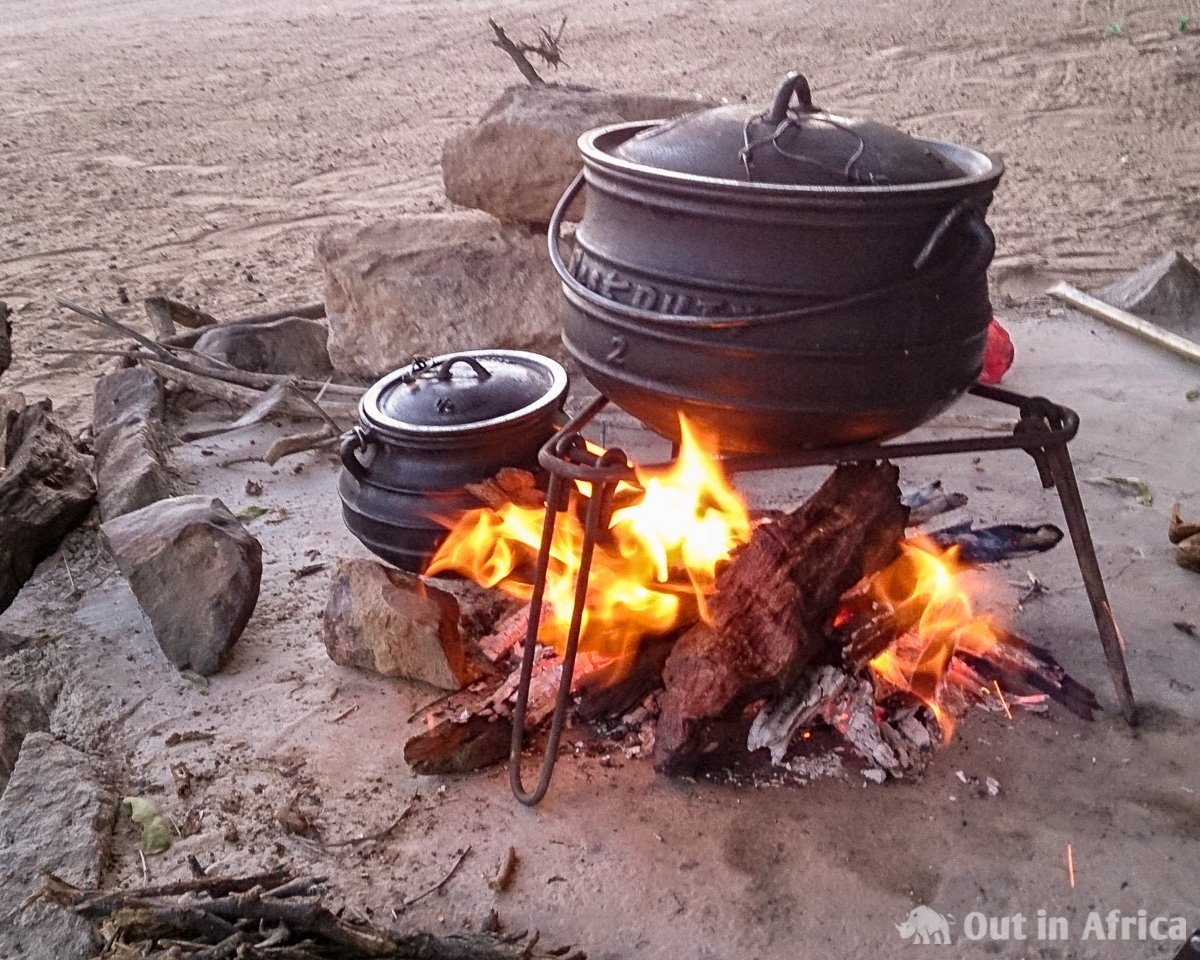 01-Potje-auf-dem-Lagerfeuer.jpg