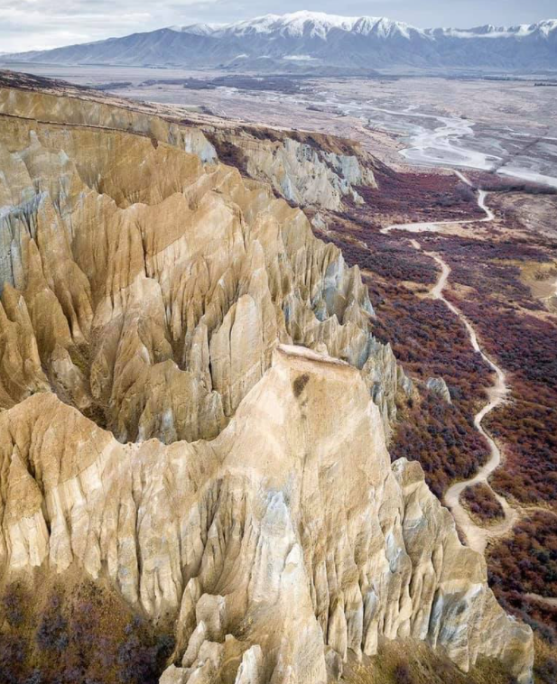 Clay cliffs Omarama.png