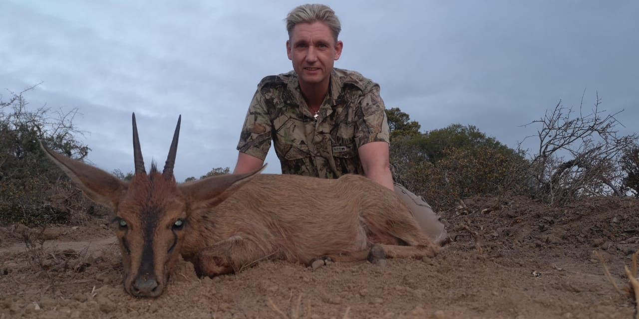 DUIKER HUNT.jpg