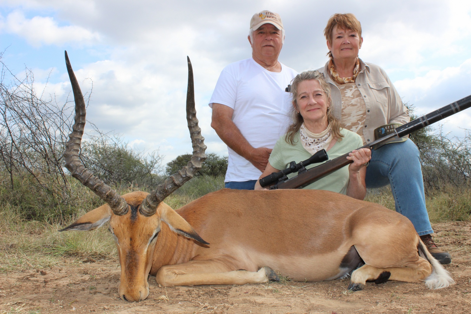 impala rifle couple 22.JPG