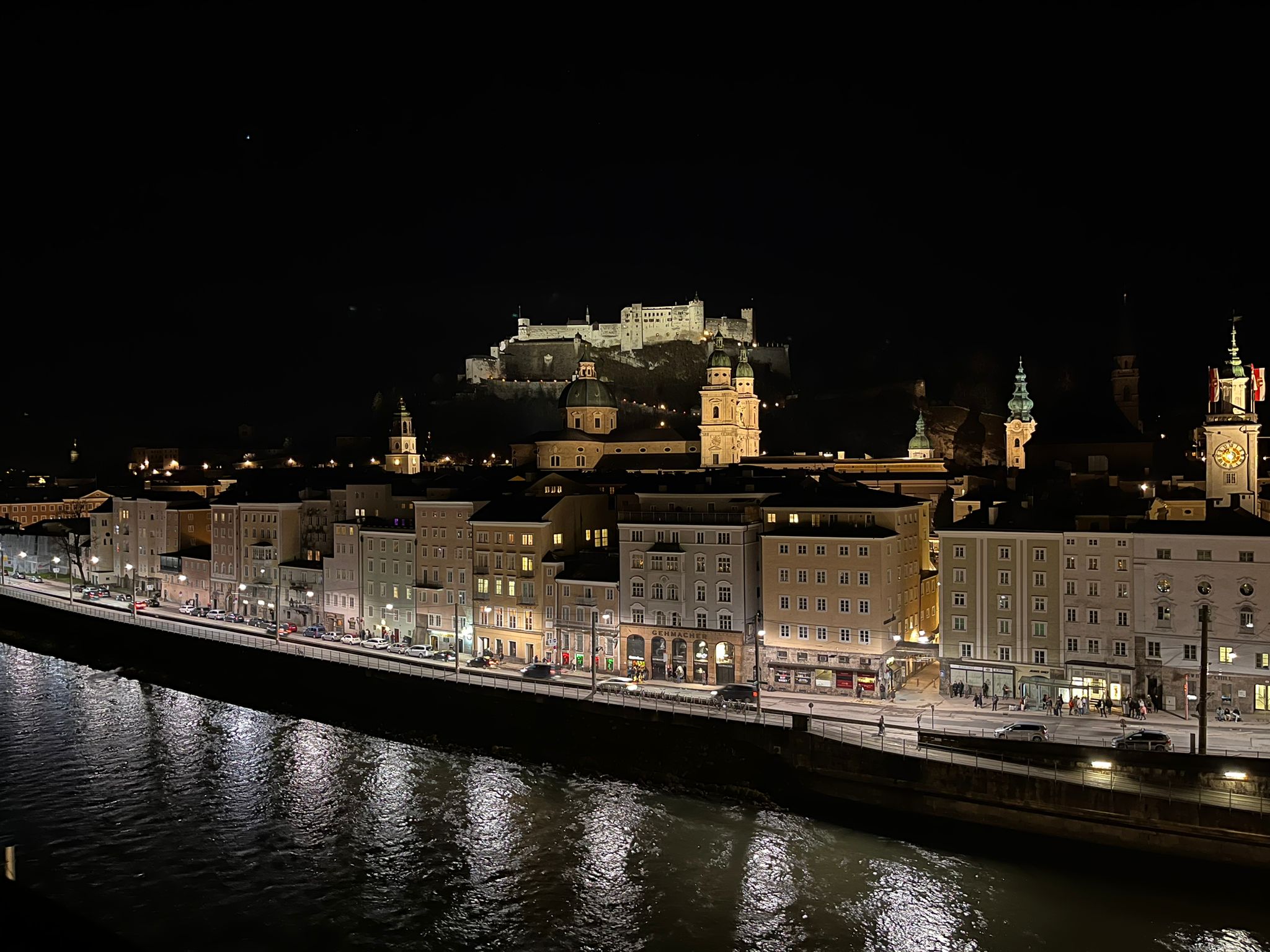 Salzburg at night.jpg