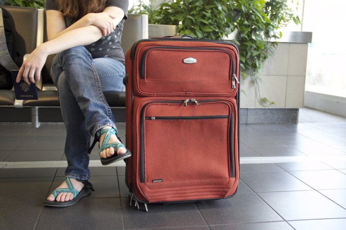 Traveler_Sandals_Suitcase_Airport.jpg