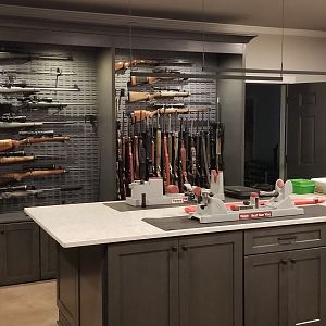 Gun & Reloading Room