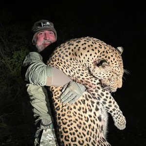 Leopard Hunting Kwalata safaris, 2021