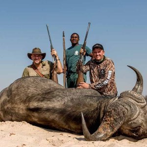 Media 'Buffalo Hunting' in category 'Hunting Africa'