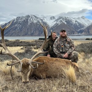 Luke Combs hunting with Jim Gibson