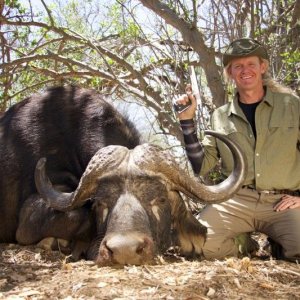 Media 'Buffalo Hunting' in category 'Hunting Africa'