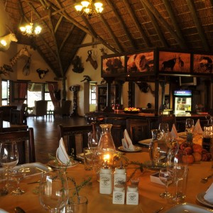 Wag n Bietjie Lodge - Wintershoek Johnny Vivier Safaris in South Africa