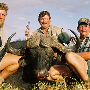 Hunting Buffalo with Wintershoek Johnny Vivier Safaris in SA