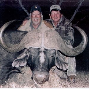 Hunting Buffalo with Wintershoek Johnny Vivier Safaris in SA