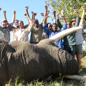 Caprivi team with 58 lbs trophy