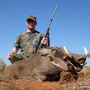 Warthog hunt with Wintershoek Johnny Vivier Safaris