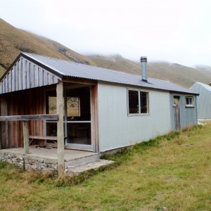 Hunting Cabin, Tahr