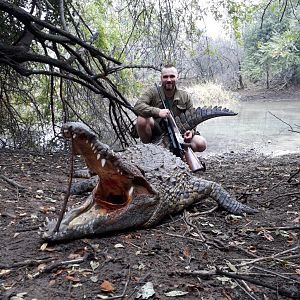 South Africa Hunt Crocodile