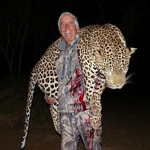 Hunt Leopard in South Africa