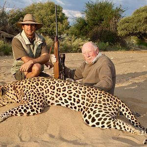 Namibia Hunt Leopard