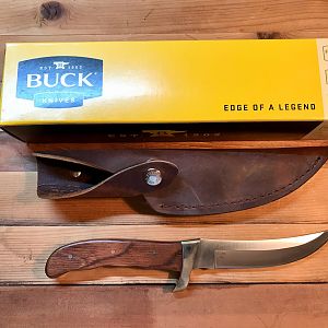 402 Akonua S30V Buck Knife
