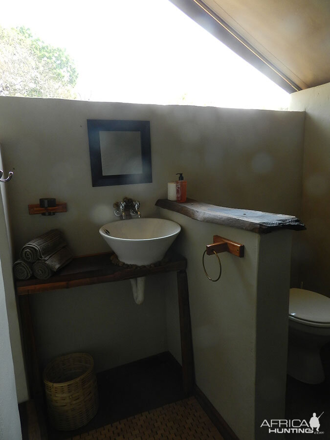 Accommodation Hunting Zambia Bathroom