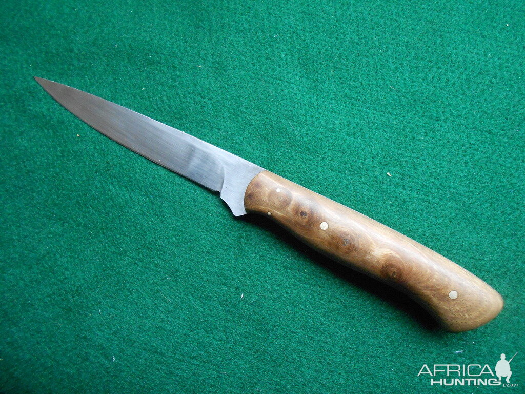 Boner Knife with Walnut scales / 4 3/4 in 15N20 blade