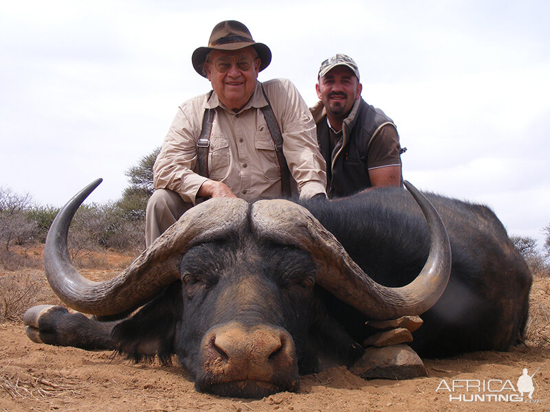 Buffalo hunt with Wintershoek Johnny Vivier Safaris