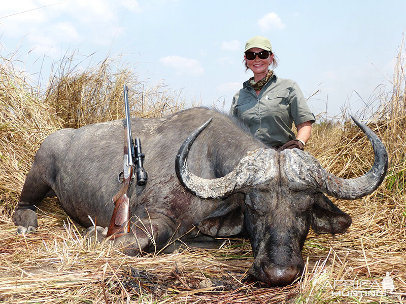 Buffalo hunt with Wintershoek Johnny Vivier Safaris