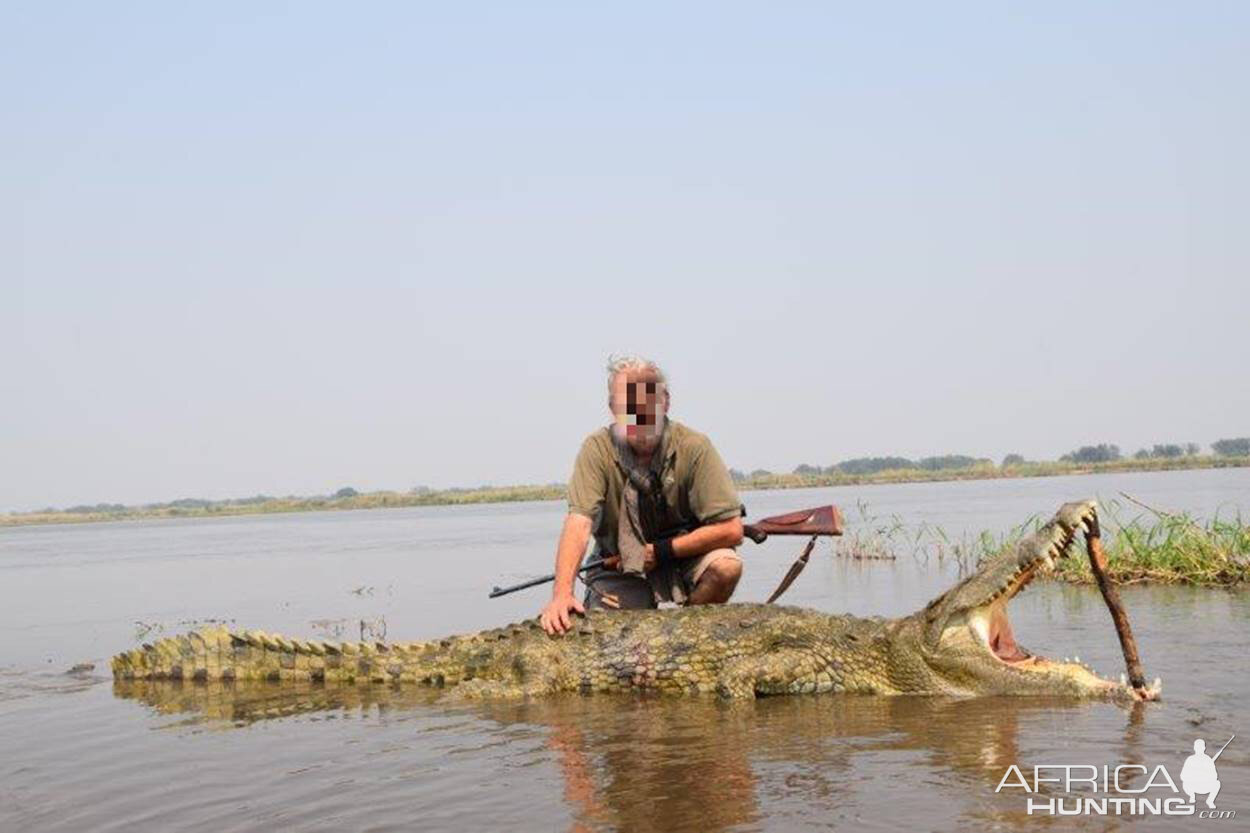 Hunt Crocodile in Mozambique