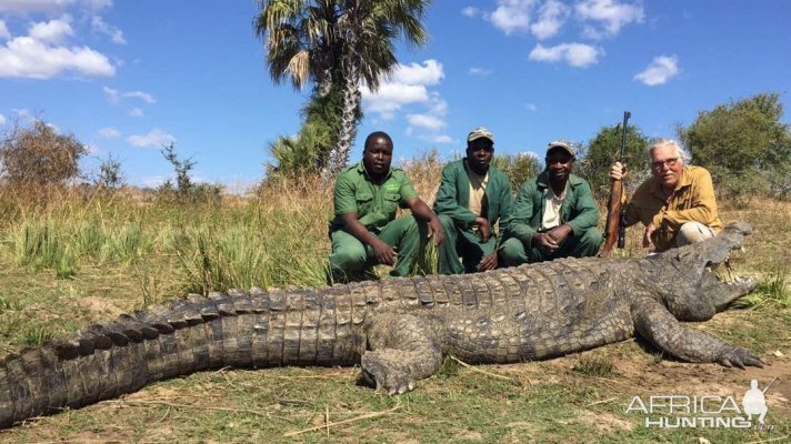 Hunt Crocodile in Zimbabwe