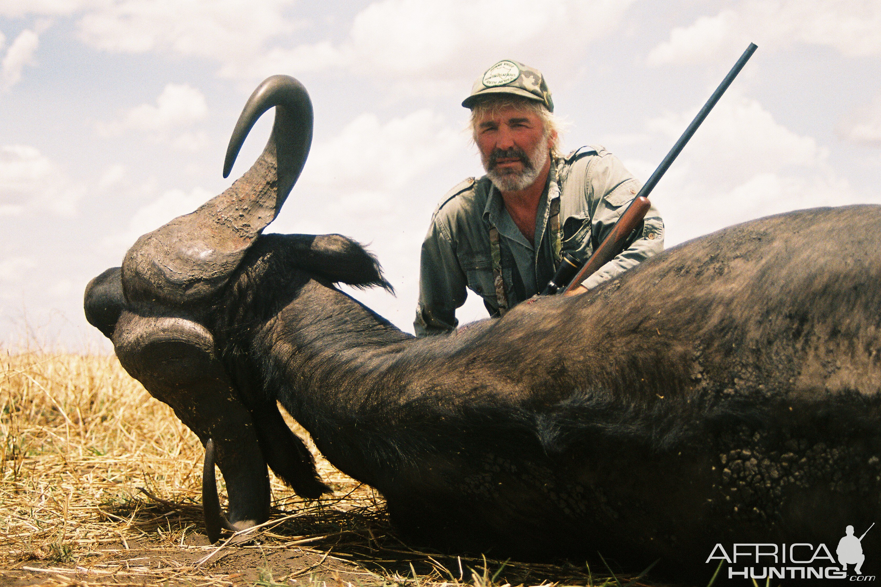 Hunting Buffalo with Wintershoek Johnny Vivier Safaris in SA