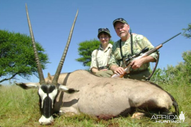 Hunting Gemsbok with Wintershoek Johnny Vivier Safaris in SA