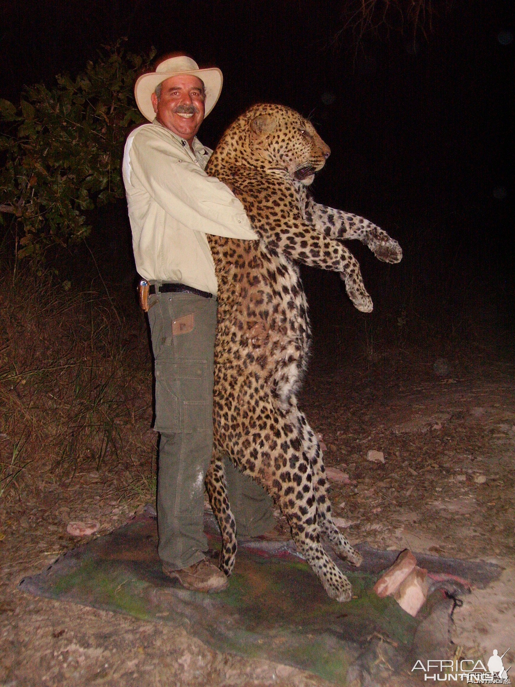 Hunting Leopard with Wintershoek Johnny Vivier Safaris in SA