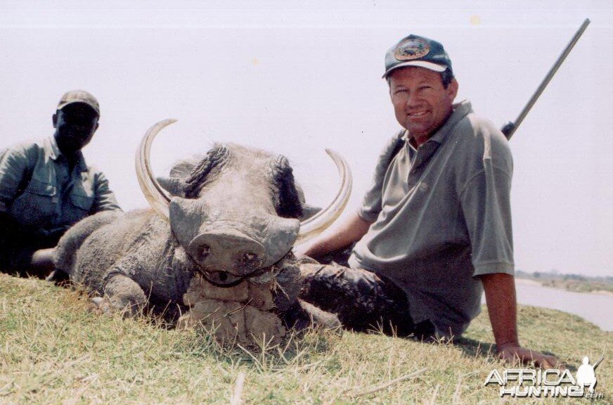 Hunting Warthog with Wintershoek Johnny Vivier Safaris in SA