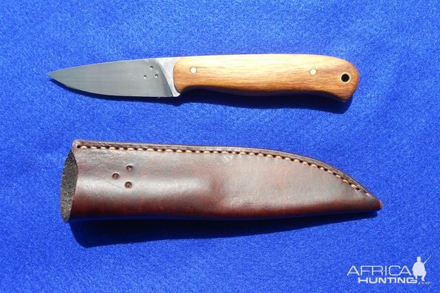 Left Hand AH (Africa Hunting forum) EDC but without the sheath logo