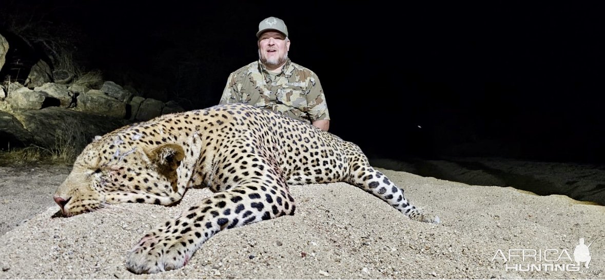 Leopard Hunt Namibia