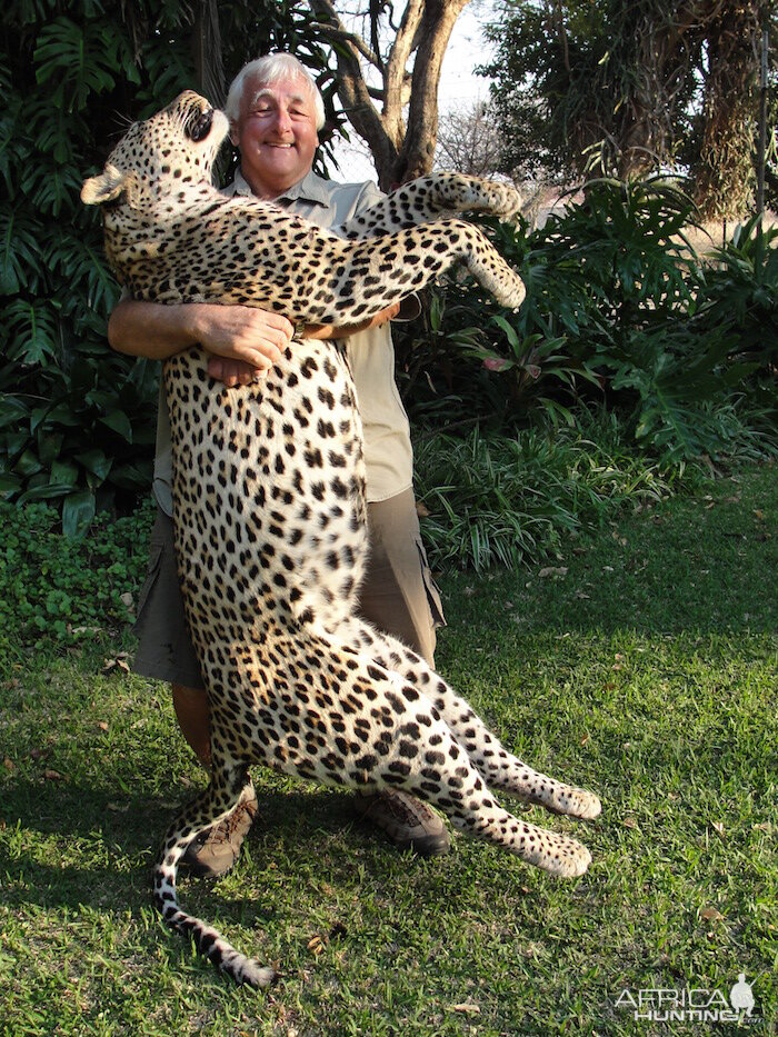 Leopard Hunt Zimbabwe