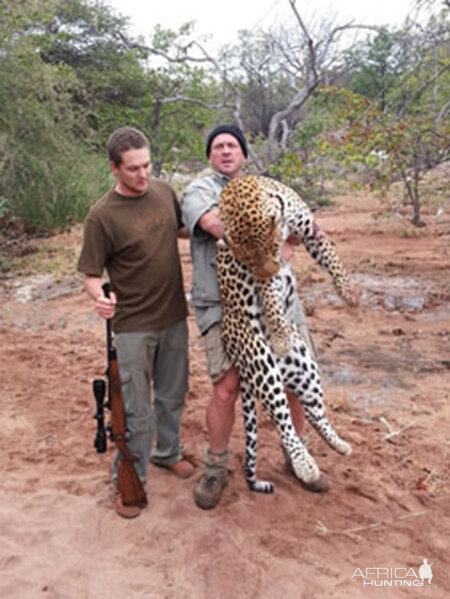 Leopard Hunt