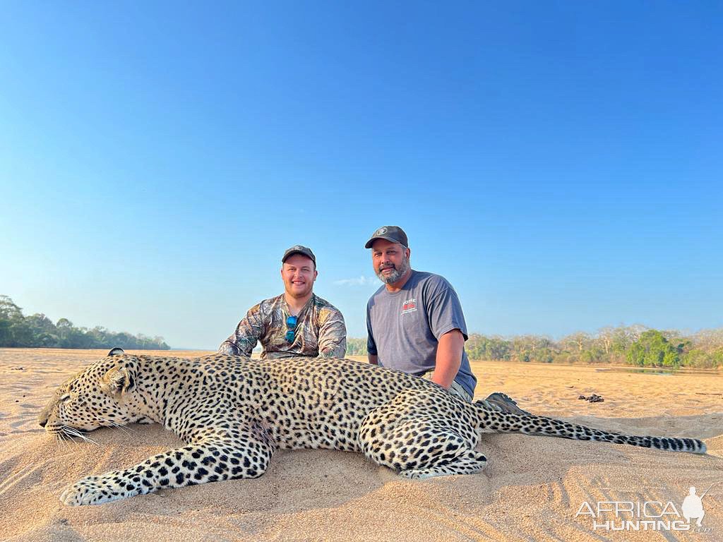 Leopard Hunting, Kwalata Safaris