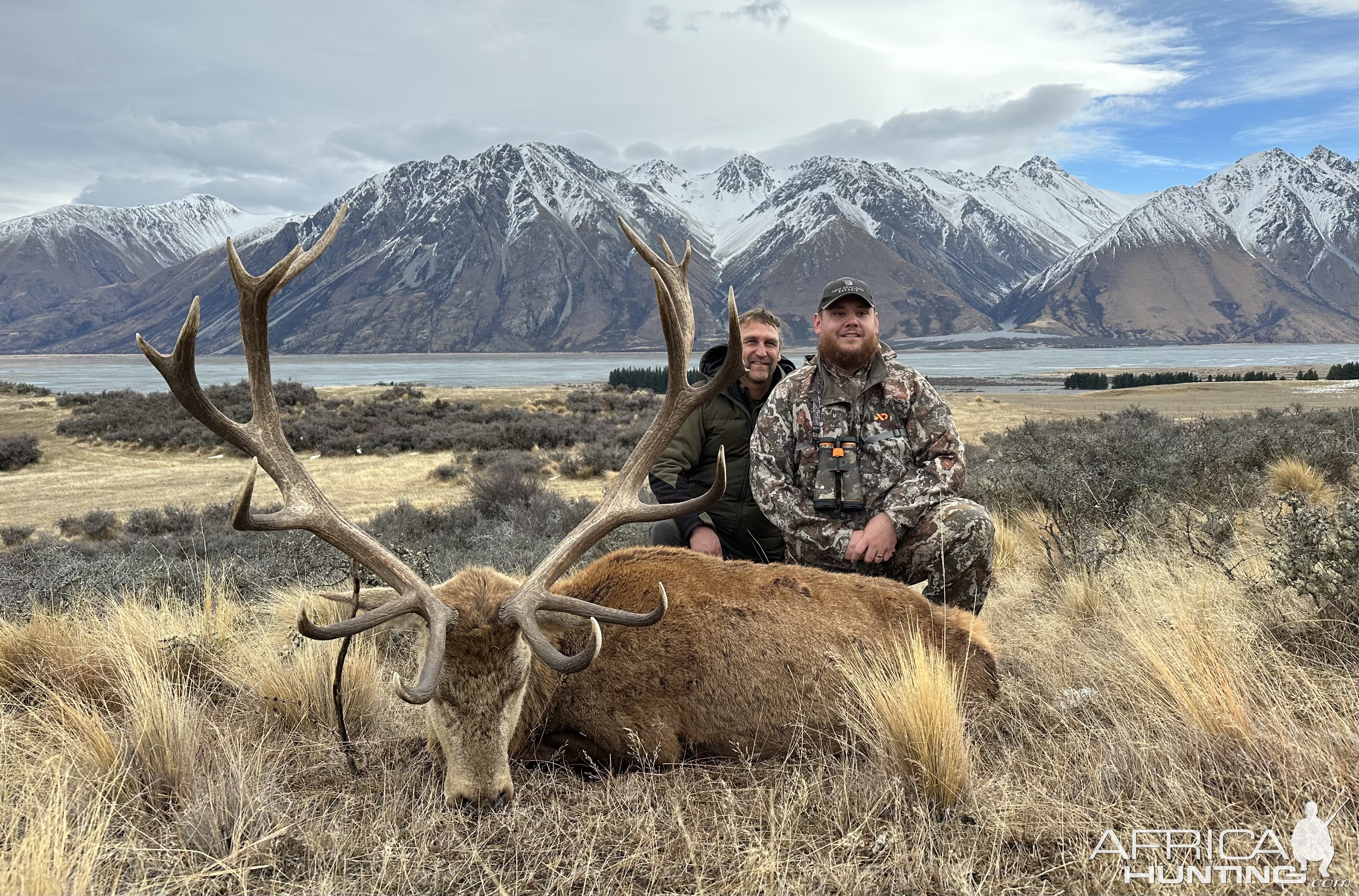 Luke Combs hunting with Jim Gibson