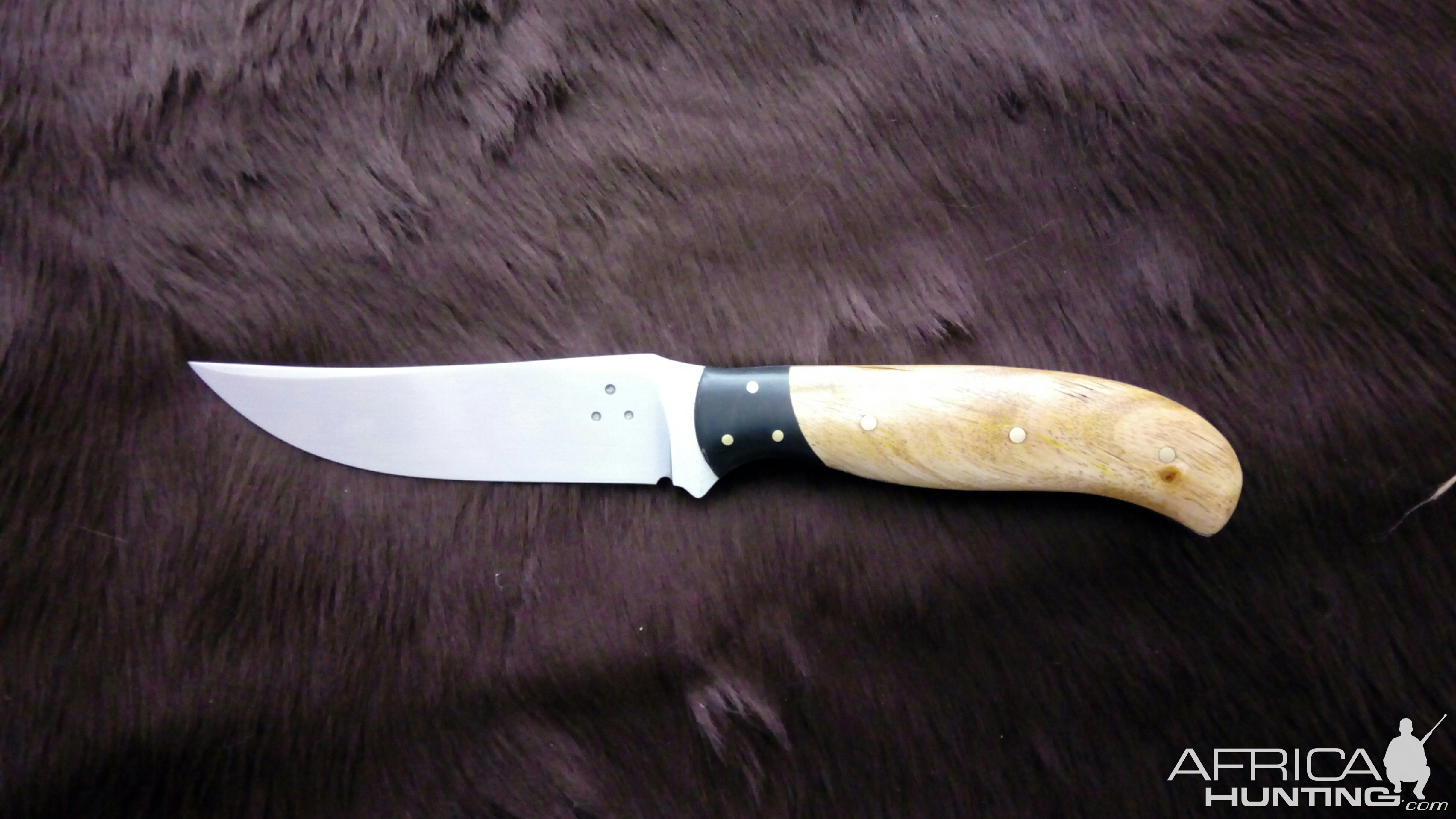 Old Western Skinner Knife with Eucalyptus Handle