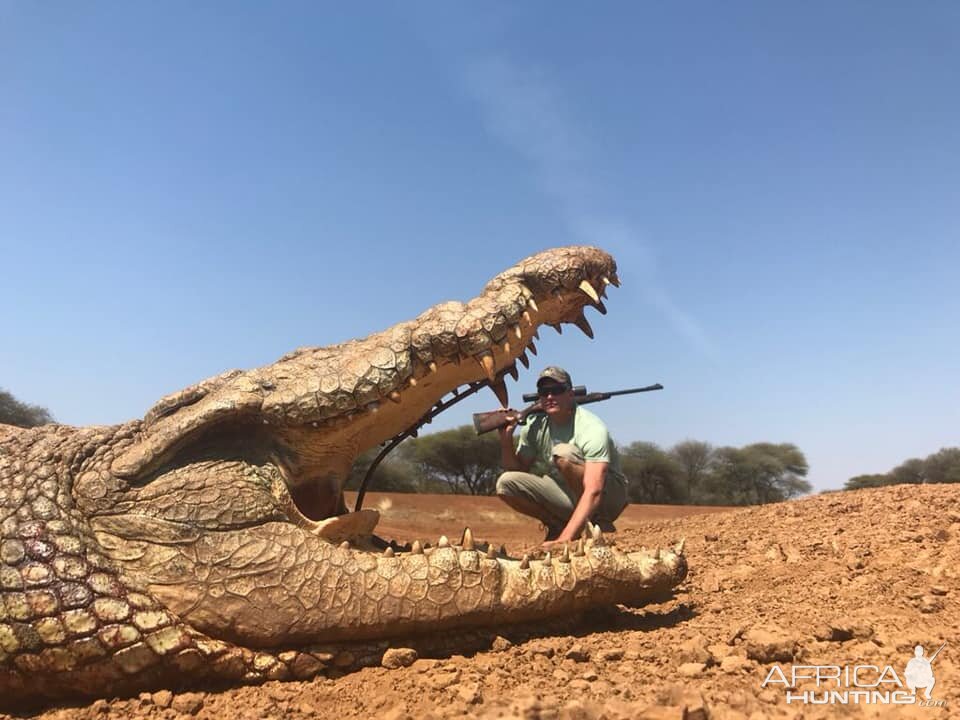 South Africa Hunt Crocodile