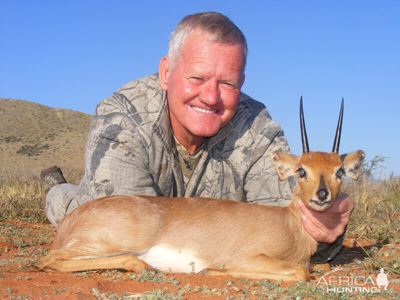 Steenbuck hunt with Wintershoek Johnny Vivier Safaris
